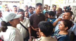 ডাবগ্রাম এক নম্বর অঞ্চলে উত্তেজনা, পঞ্চায়েত প্রধানকে লক্ষ্য করে ছোড়া হলো ডিম