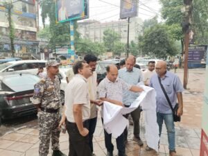 শিলিগুড়ির সেবক রোডের নামী মলে অবৈধ নির্মাণে বিরুদ্ধে পুরনিগমের পরির্দশন, একাধিক অনিয়মে নোটিশ