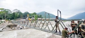 উত্তরবঙ্গে জীবনরেখা পুনরুদ্ধার: ডুধিয়ায় বালাসন নদীর উপর অস্থায়ী সেতু নির্মাণ করল ভারতীয় সেনাবাহিনী