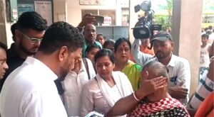 শিলিগুড়িতে বিজেপি কর্মীর ওপর হামলার অভিযোগ, পুলিশের ভূমিকা নিয়ে প্রশ্ন — মন্ত্রীর দ্বারস্থ আক্রান্তের পরিবার