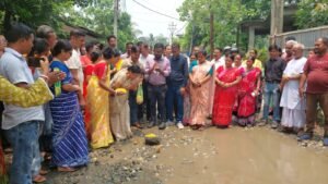 ভোলামোড় থেকে রাজবংশী মোড় পর্যন্ত ১ কিমি রাস্তার কাজের ভিত্তিপ্রস্তর স্থাপন