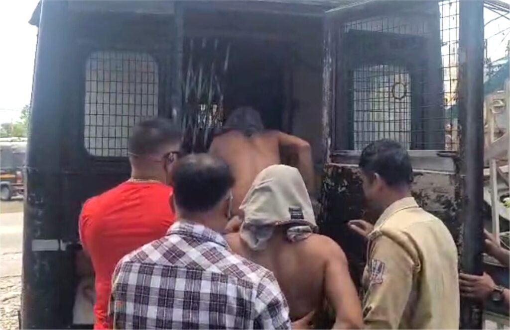 শিলিগুড়ি সেবক রোডে সোনার দোকানে ডাকাতি। ঘটনায় গ্রেপ্তার ২