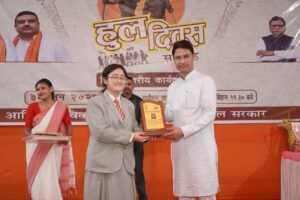 হুল দিবসে গরিধুরায় শহিদদের প্রতি শ্রদ্ধাঞ্জলি, দার্জিলিং GTA-র মেধাবী আদিবাসী পড়ুয়াদের সম্মাননা