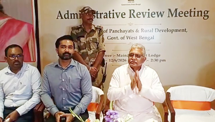 পঞ্চায়েতে পদত্যাগে থমকে উন্নয়ন, সংকট কাটাতে ১১ হাজার নিয়োগের পথে রাজ্য — শিলিগুড়িতে বৈঠকে জানালেন দিলীপ ঘোষ