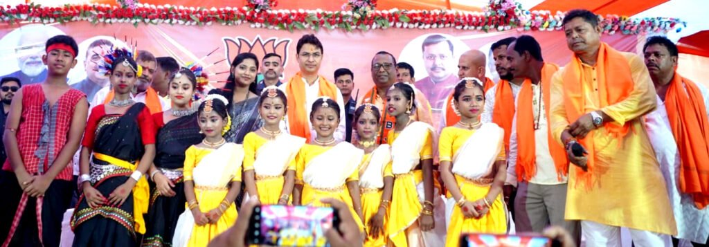 চোপড়ায় বিশাল জনসভা, পরিবর্তনের বার্তা দিলেন সাংসদ রাজু বিস্তা