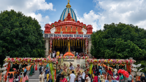 জন্মাষ্টমীতে উৎসবের আবহ ইসকন শিলিগুড়িতে, সকাল থেকেই ভক্তদের ঢল