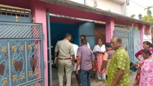 ইস্কন মন্দির সংলগ্ন এলাকায় ভাড়াবাড়ি থেকে উদ্ধার ঝু/লন্ত দেহ, আ/ত্মহত্যা নাকি খু/ন—তদন্তে পুলিশ