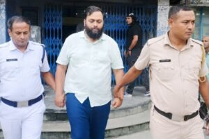 দোকান থেকে ২.৯২ লক্ষ টাকা ও দুই আইফোন চুরির অভিযোগ আট মাস ধরে পলাতক স্টোর ম্যানেজার গ্রেফতার