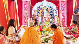 মাতৃকুটিরে সাড়ম্বরে দুর্গাপূজা, মহাঅষ্টমীতে কুমারী পূজা ও সমাজসেবামূলক উদ্যোগ