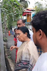 বাড়ির সামনে স্বর্ণ ব্যবসায়ীকে বন্দুক দেখিয়ে লুট, খোয়া গেল ২০০ গ্রাম সোনা ও নগদ টাকা